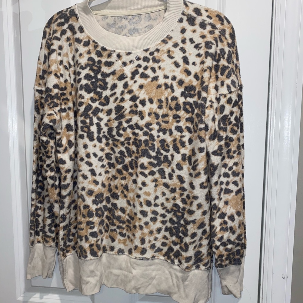 Aerie Leopard print sweater